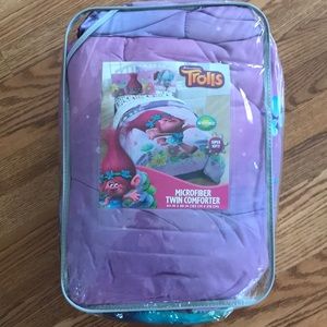 New DreamWorks Trolls Microfiber Twin Comforter